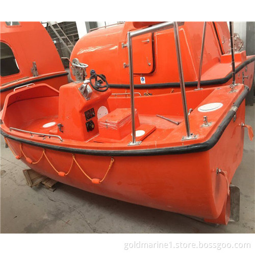 Fast rescue boat with inboard engine